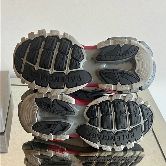 Balenciaga Men's Black and White Sneakers - Picture 6 of 9